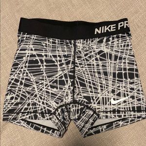 Nike pro shorts 3”